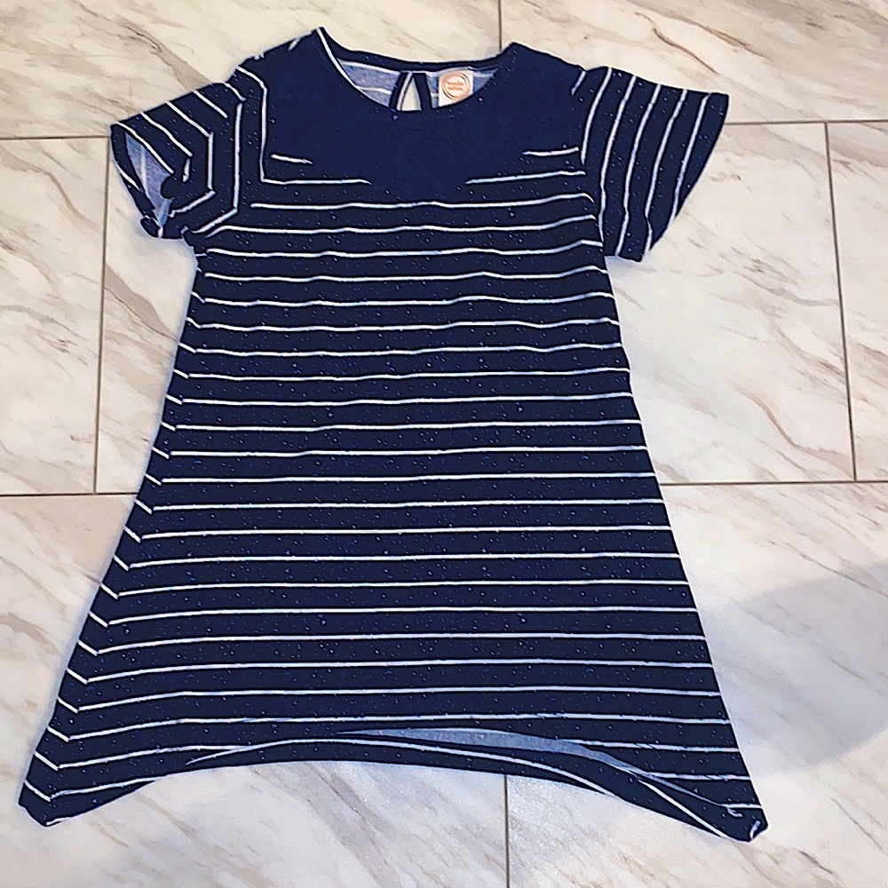 Only been worn twice, good condition, no stains, super soft